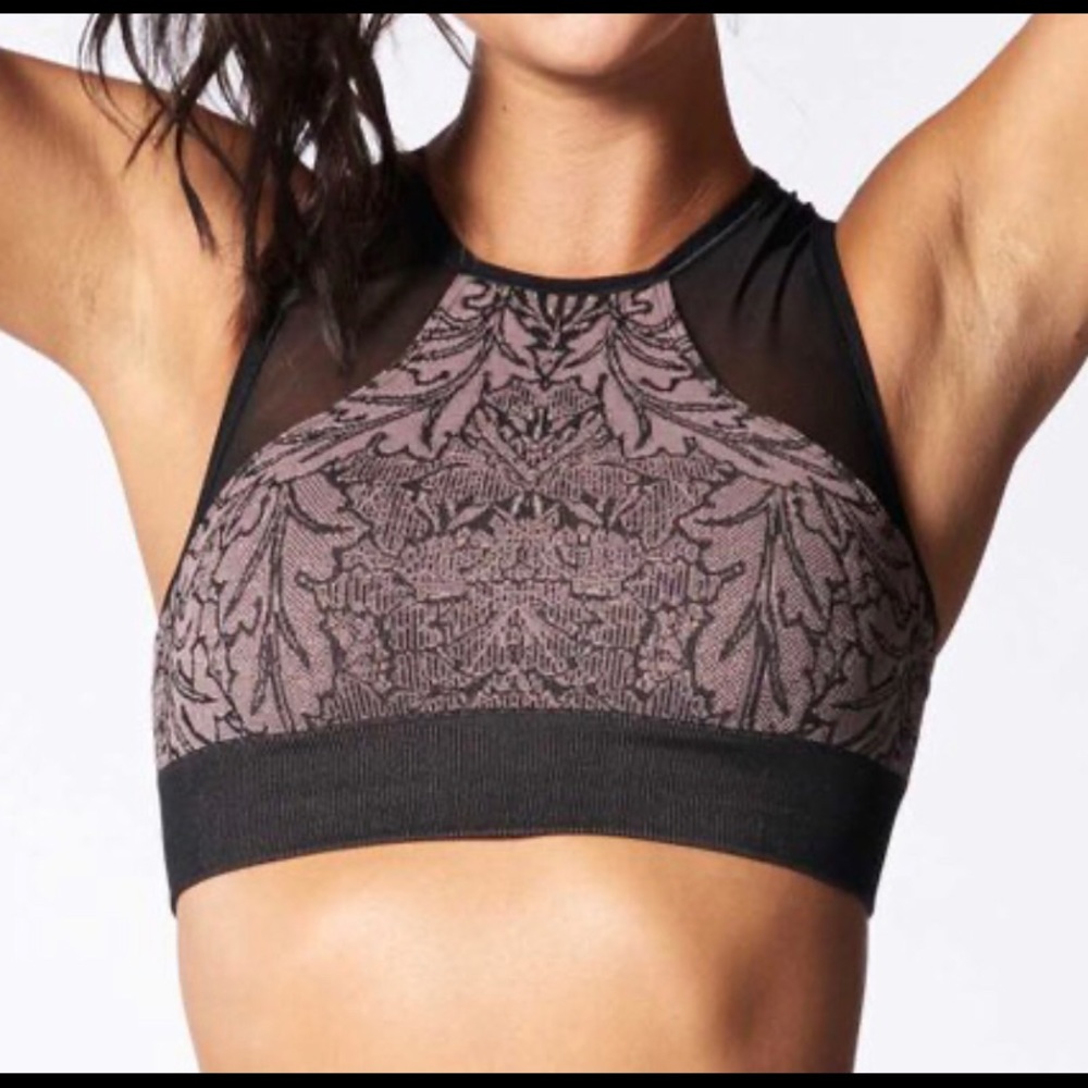 - NUX sports bra size small - Picture 6 of 7